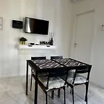 Nencionihouse- Modern Comfort Close To City Center