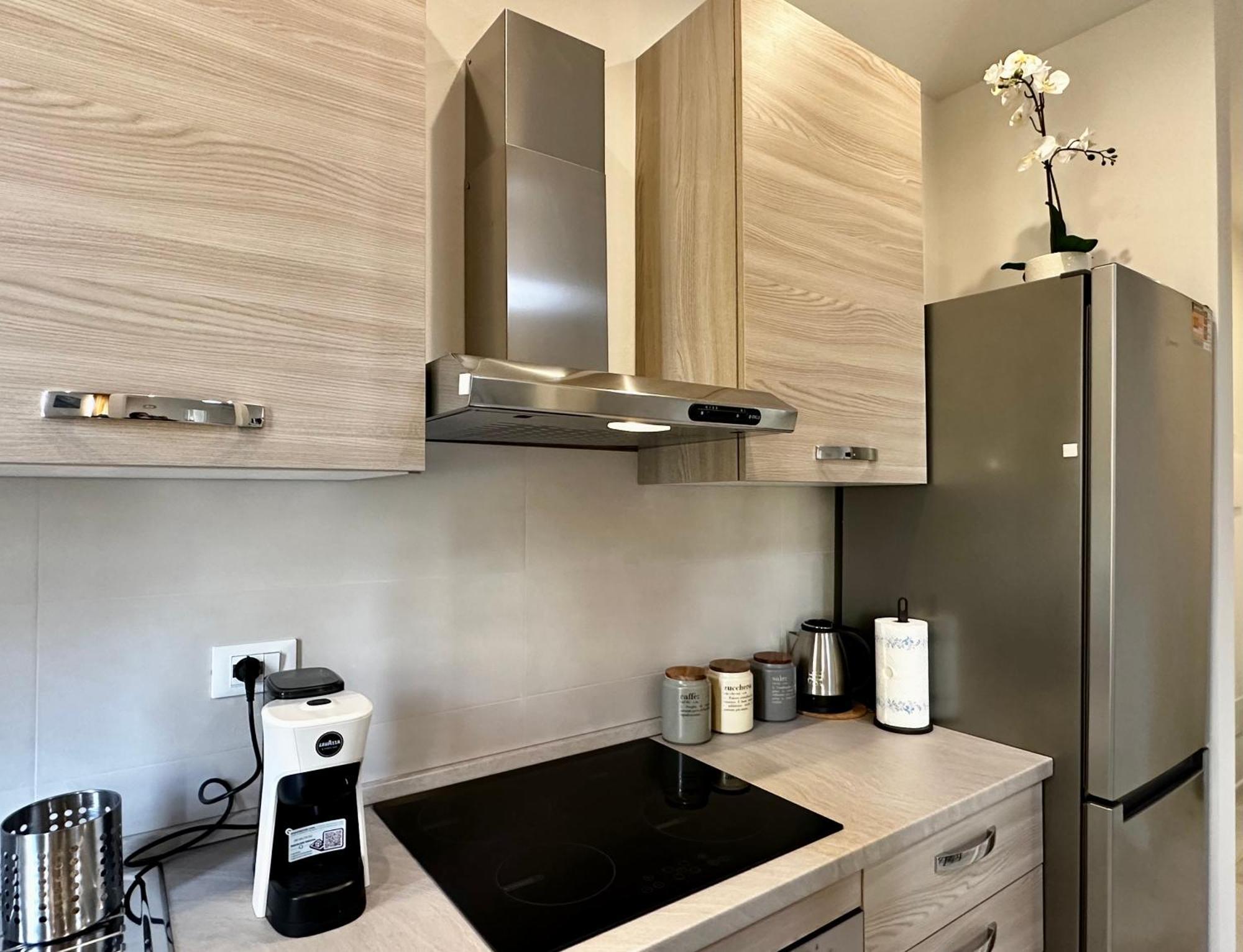 Nencionihouse- Modern Comfort Close To Center Apartment
